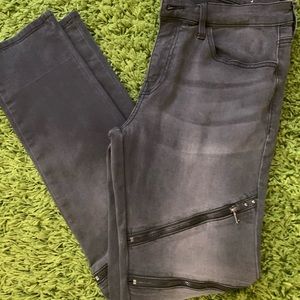GUESS JEANS, gray am distressed size 34.  😎